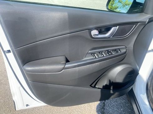 Used 2022 Hyundai Kona Limited image 16