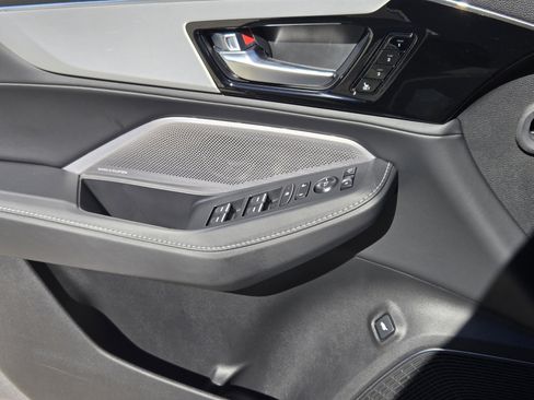 Certified 2025 Acura MDX w/ Technology Package image 21