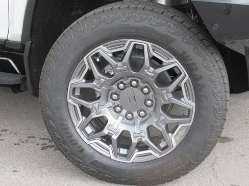 New 2025 GMC Hummer EV 3X image 8