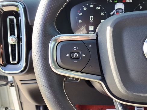 Used 2021 Volvo XC40 T4 R-Design w/ Protection Package Premier image 20