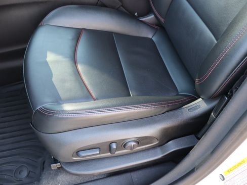 Used 2024 Chevrolet Equinox RS w/ RS Leather Package AWD/4WD image 17