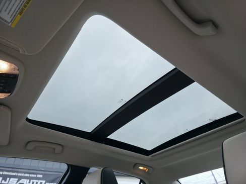 Used 2016 Chrysler 300 C Platinum w/ Safetytec Plus Group image 14