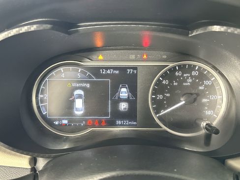 Used 2022 Nissan Versa SV w/ Trunk Package image 19