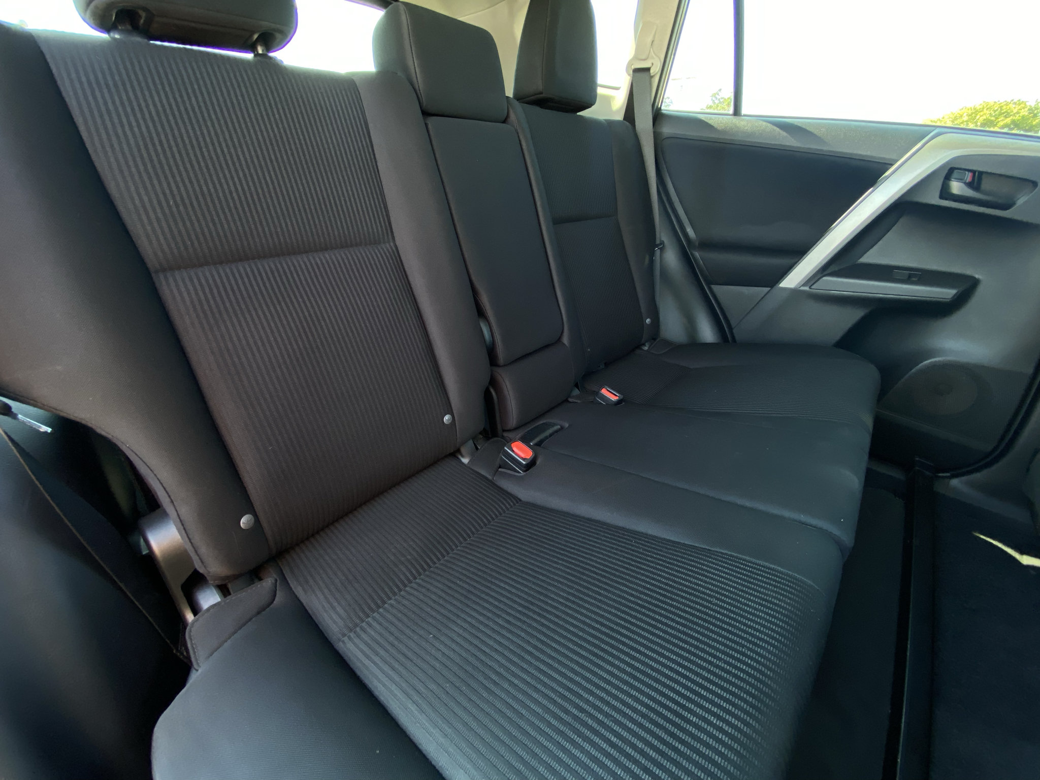 Used 2016 Toyota RAV4 LE FWD image 10
