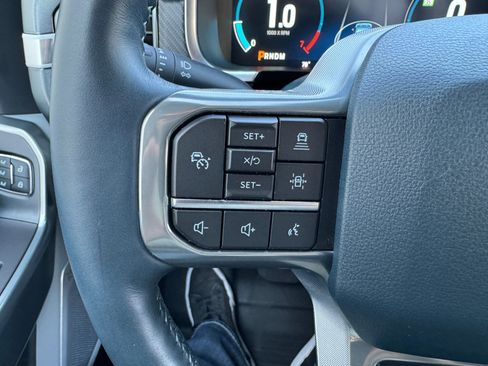 Used 2022 Ford F150 Limited image 12