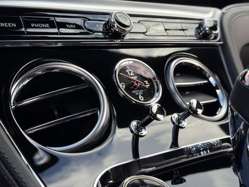 Used 2021 Bentley Continental GT image 23