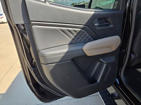 Certified 2025 GMC Canyon Denali AWD/4WD image 22