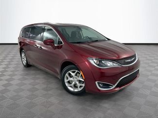 Used 2018 Chrysler Pacifica Touring Plus w/ Tire & Wheel Group FWD video 1