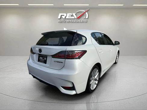 Used 2014 Lexus CT 200h image 39