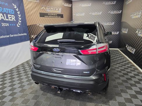 Used 2019 Ford Edge SE image 12