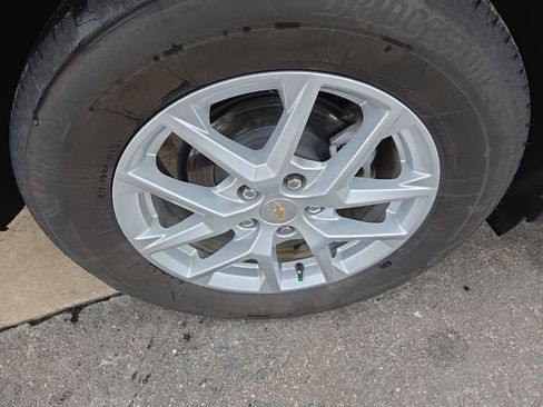 Certified 2024 Chevrolet Equinox LT w/ LPO, Floor Liner Package image 12