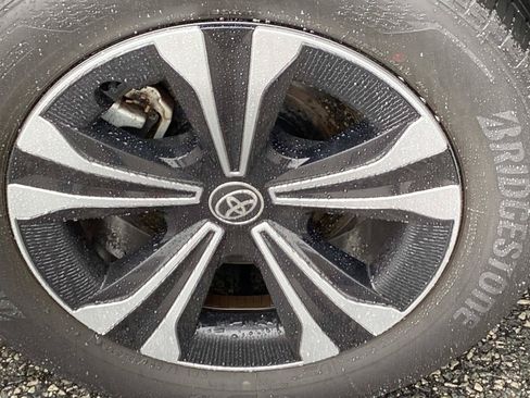 Used 2023 Toyota bZ4X AWD image 27