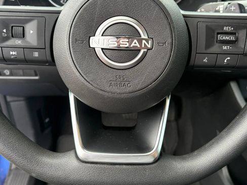Used 2023 Nissan Rogue S AWD/4WD image 18