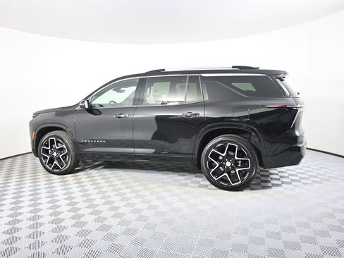 Used 2026 Chevrolet Traverse High Country w/ LPO, Floor Liner Package AWD/4WD image 3