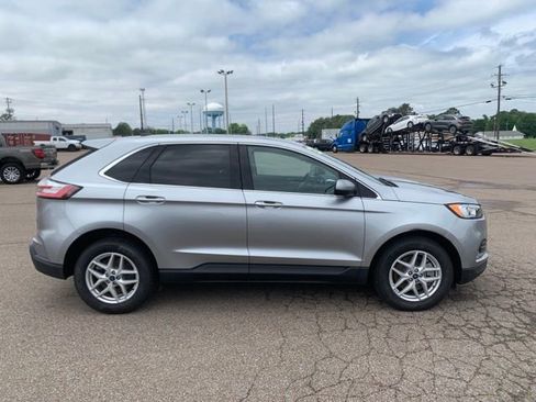 Used 2022 Ford Edge SEL w/ Convenience Package AWD/4WD image 8
