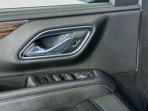 Used 2021 Chevrolet Tahoe Premier AWD/4WD image 18