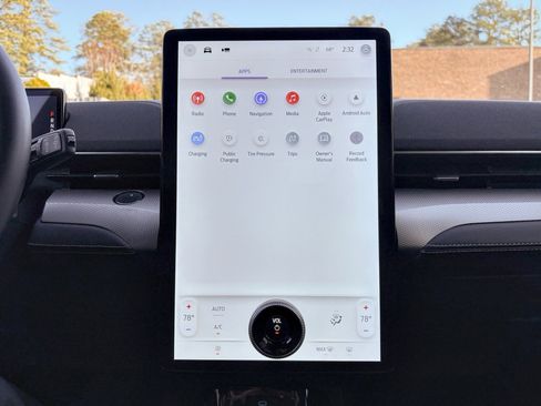 Used 2022 Ford Mustang Mach-E Select image 12