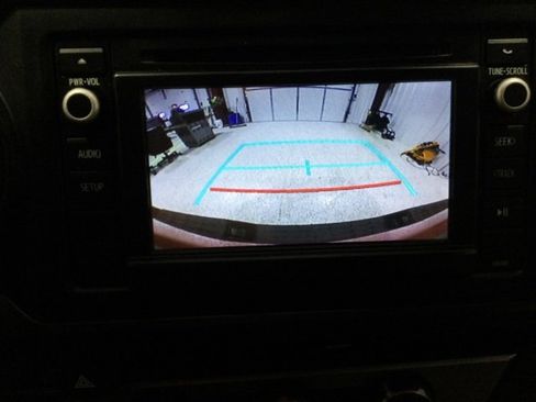 Used 2017 Toyota Tacoma SR image 17