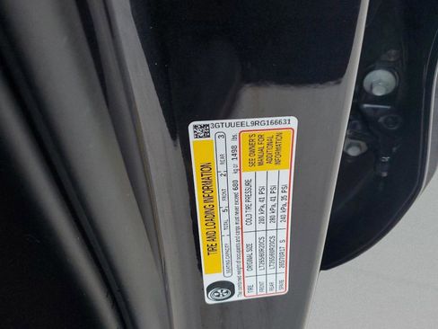 Used 2024 GMC Sierra 1500 AT4 w/ Technology Package image 30