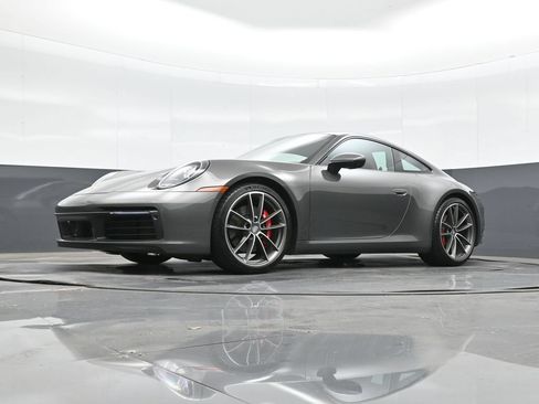 Used 2024 Porsche 911 Carrera S RWD image 26