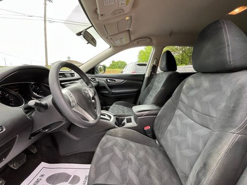 Used 2016 Nissan Rogue S w/ Appearance Package FWD image 17