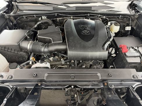 Used 2023 Toyota Tacoma SR5 image 11