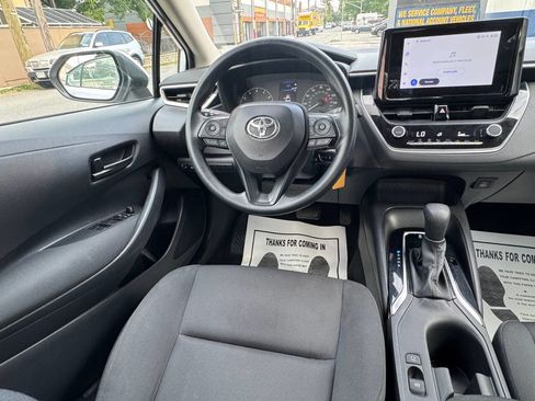 Used 2024 Toyota Corolla LE FWD image 16