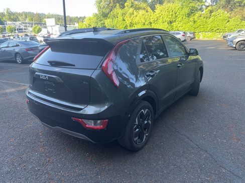 Used 2023 Kia Niro Wind w/ Wind Preserve Package FWD image 2