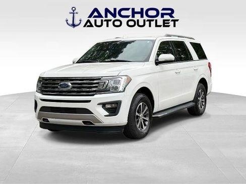 Used 2020 Ford Expedition XLT w/ Equipment Group 202A AWD/4WD image 4