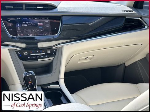 Used 2025 Cadillac XT6 Premium Luxury w/ Technology Package FWD image 27