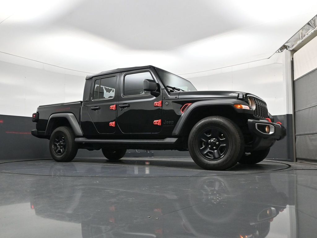 Used 2025 Jeep Gladiator Sport AWD/4WD image 20
