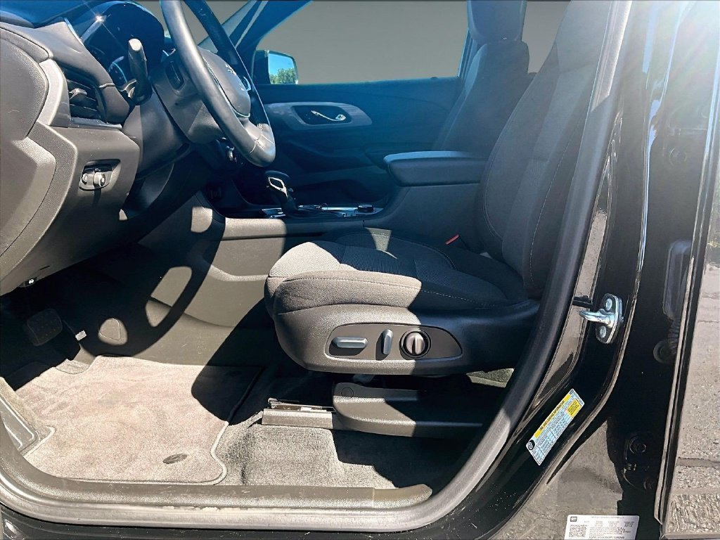Used 2023 Chevrolet Traverse LT w/ Midnight/Sport Edition AWD/4WD image 8