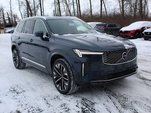 New 2026 Volvo XC90 B5 Plus image 1