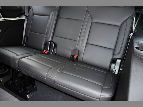 Used 2023 Chevrolet Tahoe LT AWD/4WD image 16