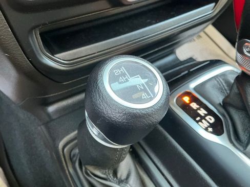 Used 2022 Jeep Wrangler Unlimited Sport image 40