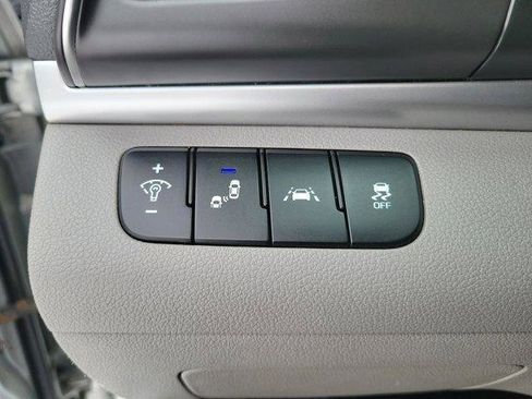 Used 2019 Hyundai Elantra SEL image 17
