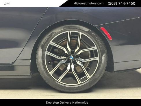 Used 2024 BMW i7 xDrive60 AWD/4WD image 44