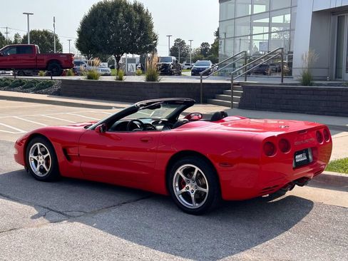 Used 2002 Chevrolet Corvette Convertible w/ Preferred Equipment Group2 RWD image 6