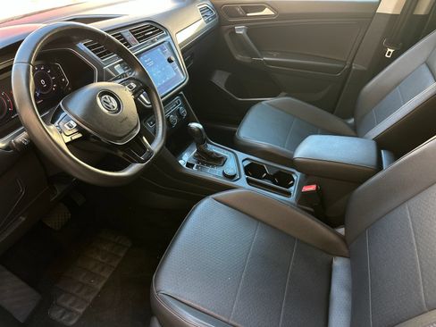 Used 2020 Volkswagen Tiguan SEL AWD/4WD image 10