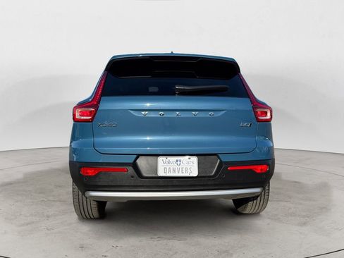 Certified 2025 Volvo XC40 B5 Plus image 4