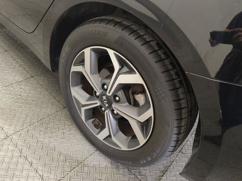 Used 2021 Kia Forte LXS FWD image 31