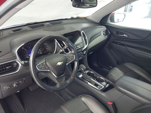 Certified 2022 Chevrolet Equinox Premier FWD image 2