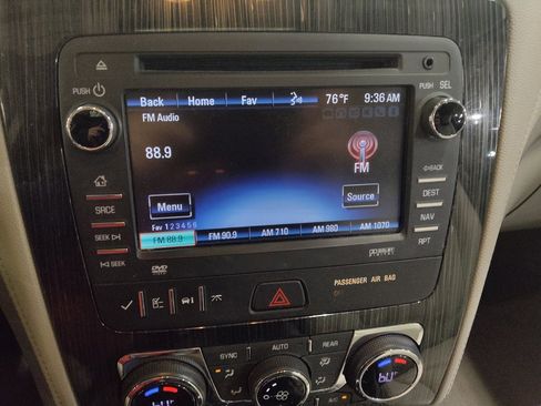 Used 2015 Chevrolet Traverse LT image 25