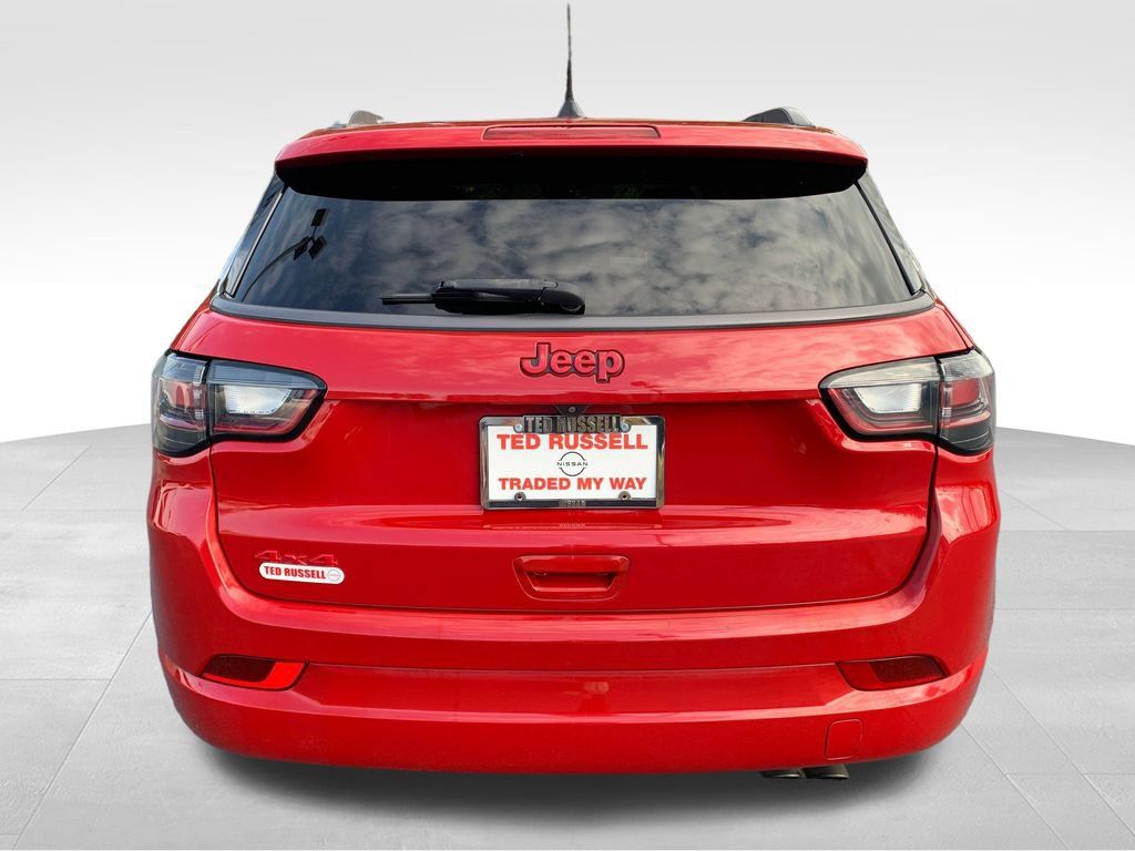 Used 2022 Jeep Compass Limited w/ (RED) Package AWD/4WD image 4