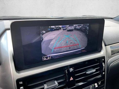 Used 2023 Lexus GX 460 Premium w/ Accessory Package AWD/4WD image 23