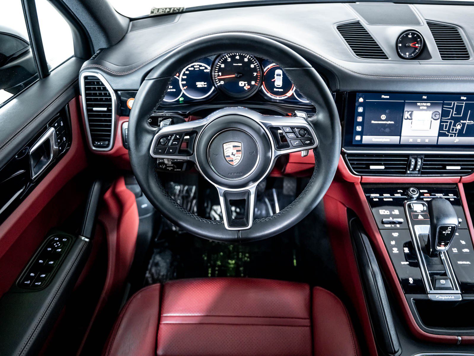 Certified 2023 Porsche Cayenne AWD/4WD image 16