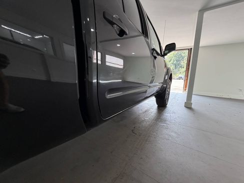 Used 2014 Nissan Frontier SV w/ SV Value Truck Package AWD/4WD image 9