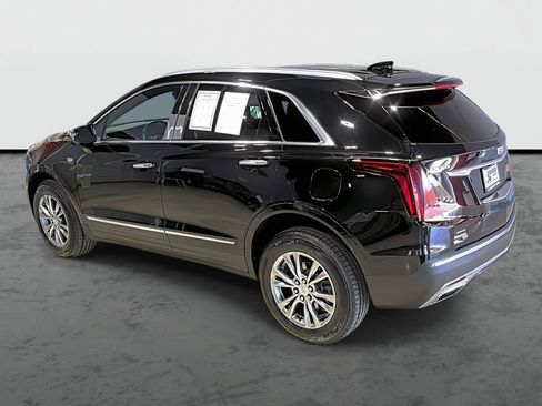 Used 2022 Cadillac XT5 Premium Luxury AWD/4WD image 2