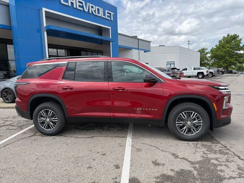 New 2026 Chevrolet Traverse LT AWD/4WD image 2