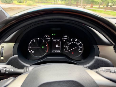Used 2021 Lexus GX 460 Premium w/ Accessory Package AWD/4WD image 24